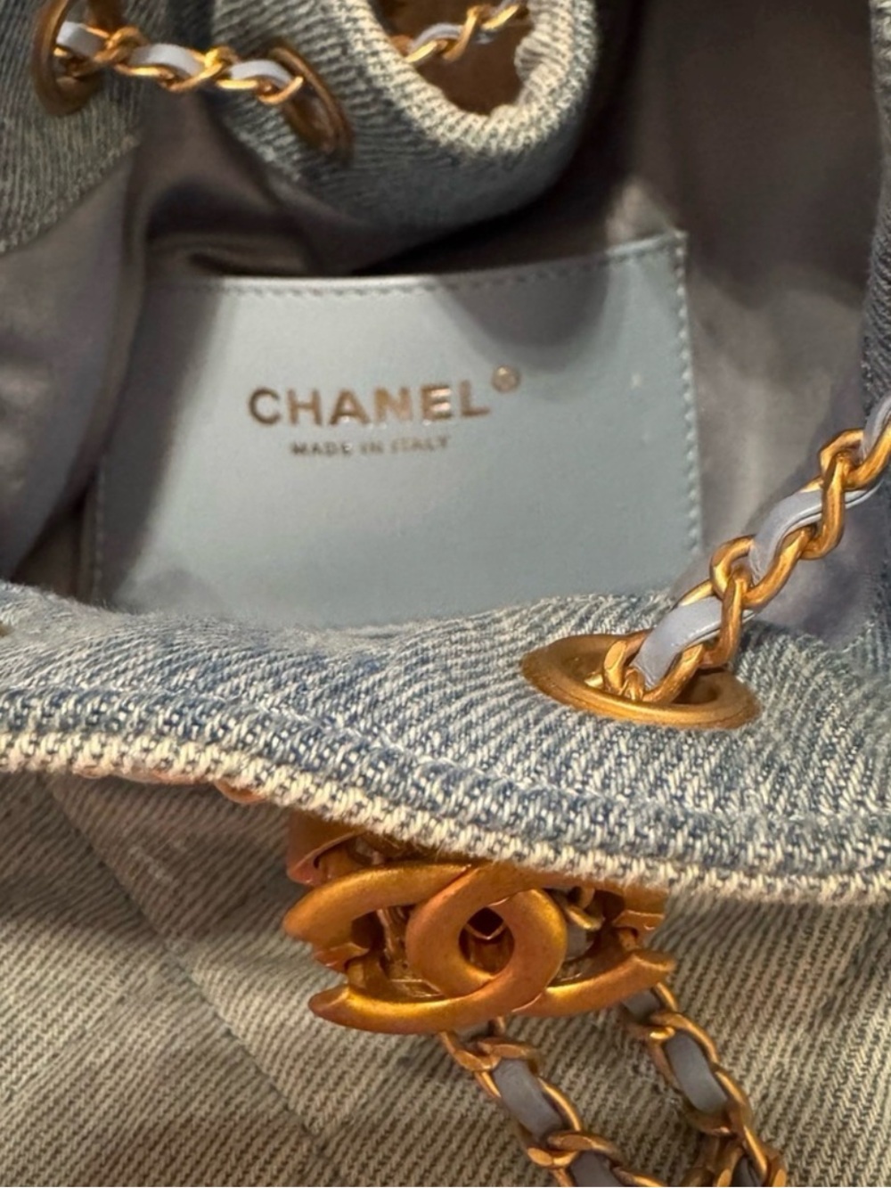 CHANEL Light Blue Quilted Denim Shoulder Bag with Gold-Tone Chain - Picture 2 of 5